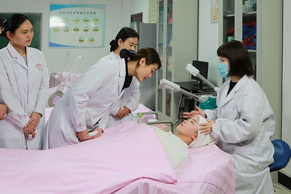 重庆三峡医药高等专科学校医学美容技术专业