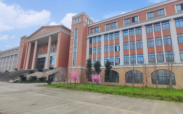 重庆市建筑高级技工学校地址