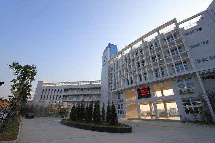 四川省渠县职业学校2021年招生计划|报读条件|招生对象