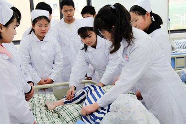 四川志翔职业技术学校老年人服务与管理康复护理方向