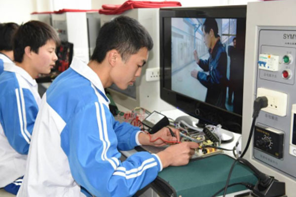 四川省苍溪县职业高级中学电子技术运用专业