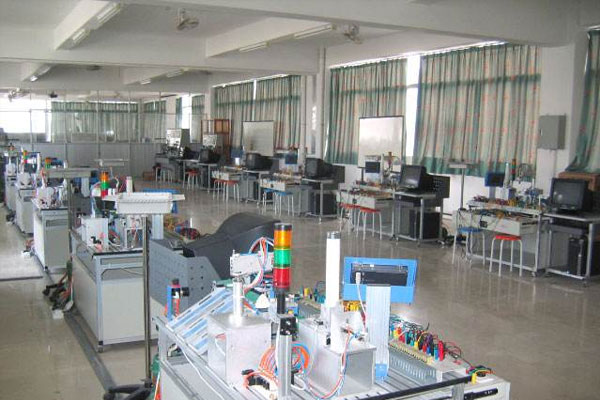 云南省化工学校机电设备安装与维修专业