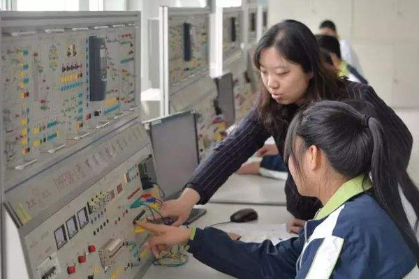重庆五一高级技工学校机电技术专业