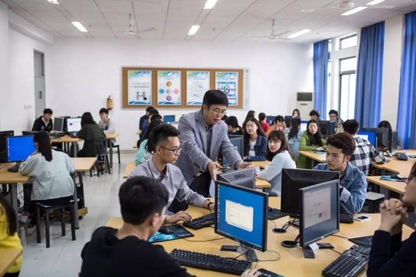 云南省曲靖农业学校计算机平面设计专业