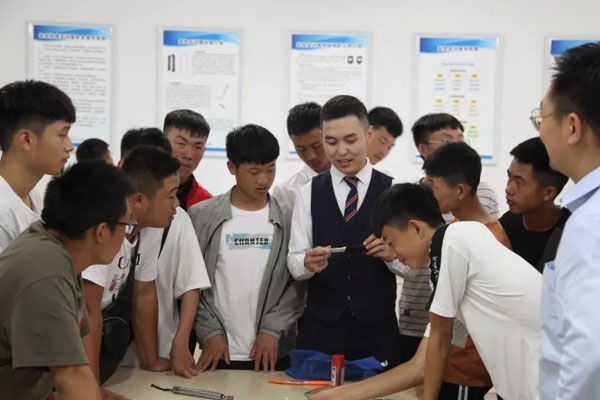 四川省汉源县职业高级中学电子电器应用与维修
