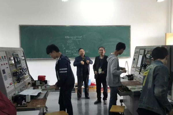 四川省青川县职业高级中学数控技术应用