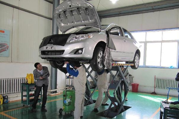 遂宁市职业技术学校汽车运用与维修