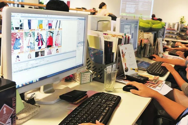 贵州电子信息技术学院广告设计与制作专业平面设计方向艺术类