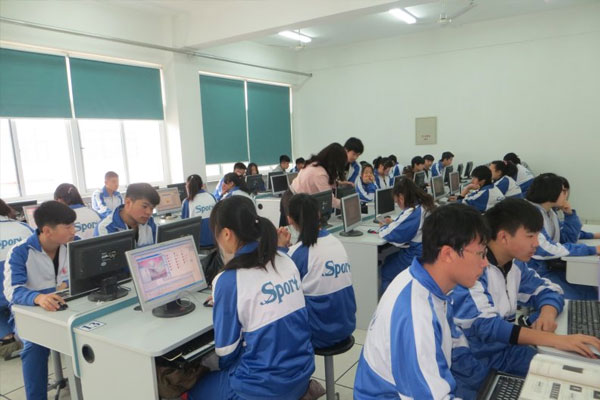 贵阳市新兴中等技术学校计算机平面设计