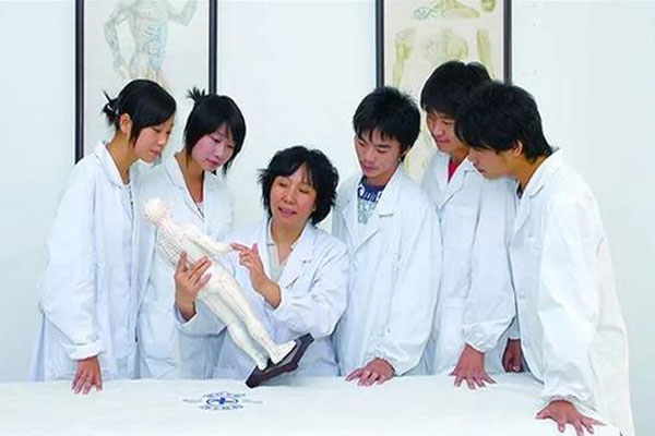 贵州特殊教育中等职业技术学校中医康复保健