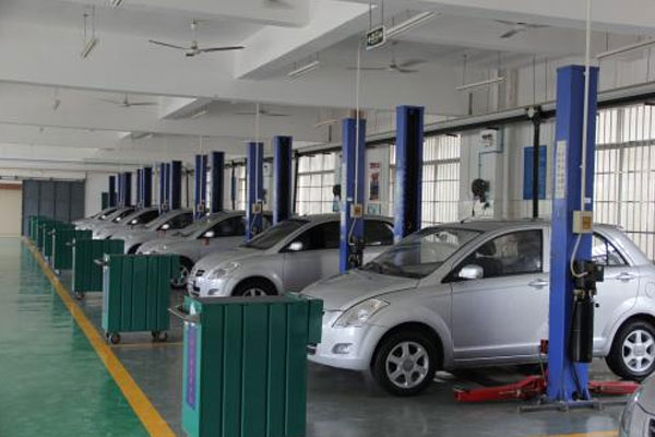 余庆县中等职业学校汽车运用与维修