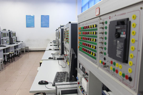云南省电子信息高级技工学校电工与电子技术专业