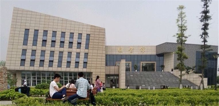 重庆市开县巨龙中等职业技术学校官网是多少