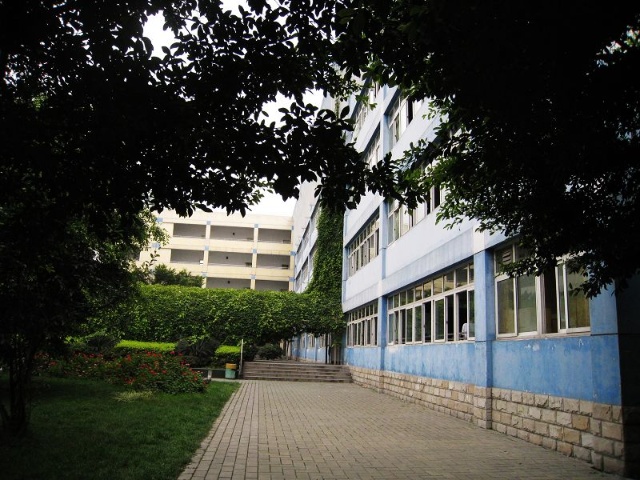 重庆初中生可以就读的大学