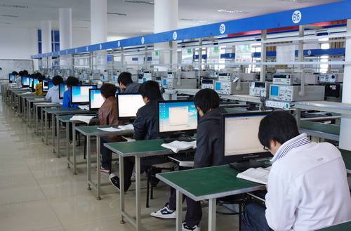 重庆商务职业学院有计算机专业吗
