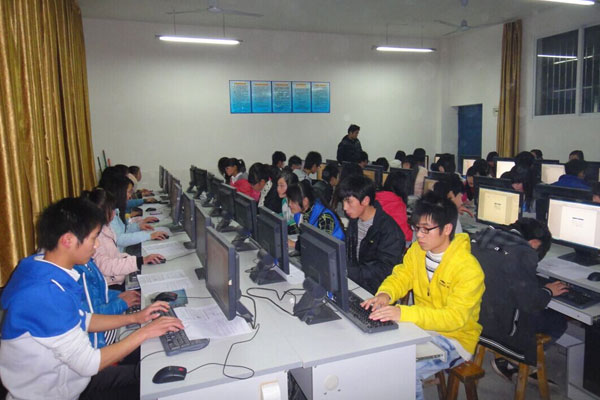 宜宾县柳加职业中学校计算机应用专业