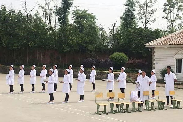 四川蜀都卫生学校第二届卫生职业礼仪大赛成功举行