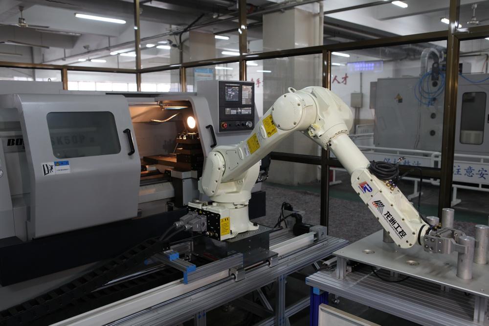 四川城市技师学院工业机器人应用与维护专业就业前景好不好?