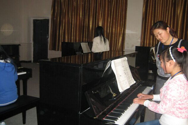 宜宾县柳加职业中学校音乐专业（音乐、舞蹈方向）