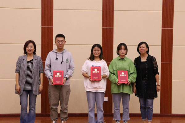 贵州民族大学人文科技学院举行“我和我的祖国”微视频创作大赛决赛