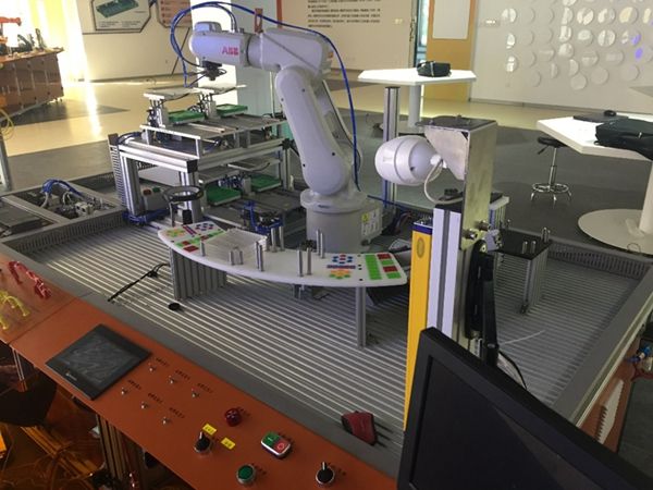 四川城市技师学院工业机器人应用与维护专业就业前景好不好?