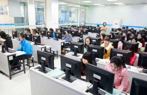 重庆现代职业技师学院电子商务专业适合女生学吗？