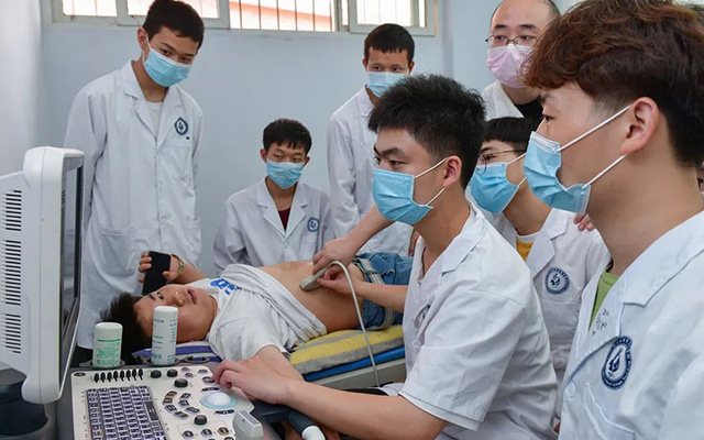 2023年四川省南充卫生学校开设的专业有哪些？