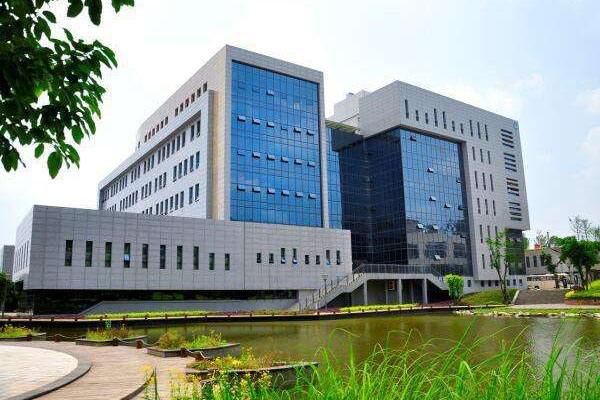 重庆经济建设职业技术学校的图片