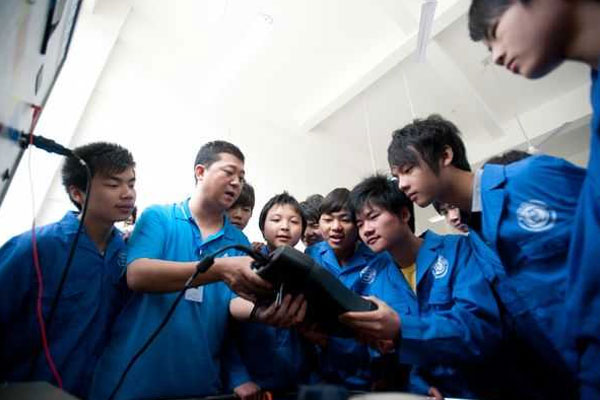 四川省自贡市高级技工学校汽车应用与维护