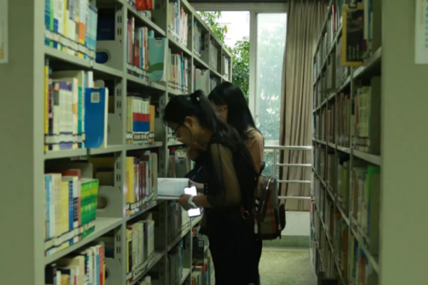 在四川城市技师学院，我和图书馆有个约会