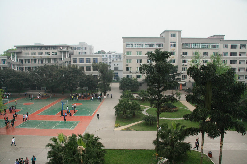 四川省乐山市2021中专学校有几所
